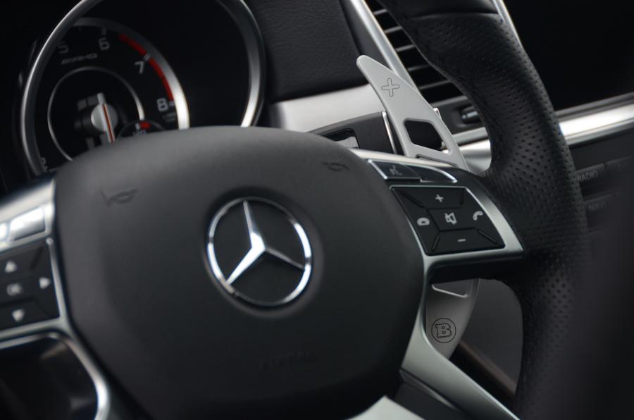 Mercedes-Benz ML63 AMG by Brabus 2012 года  (фото 4 из 11)